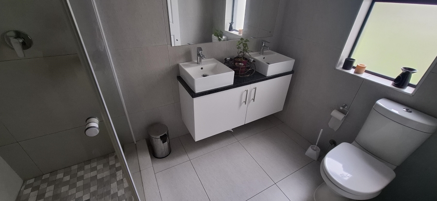 To Let 3 Bedroom Property for Rent in Langeberg Ridge Western Cape